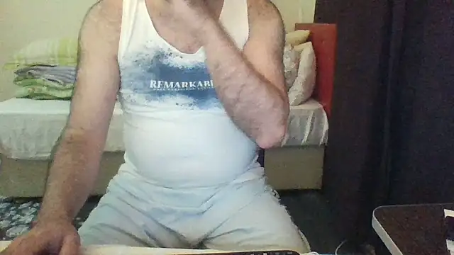 Snapshot of st206boy chatting on June 28, 12:50 am st206boy online show from June 28, 12:50 am
