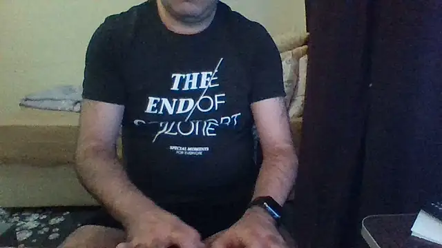 Snapshot of st206boy chatting on July 14, 2:05 am st206boy online show from July 14, 2:05 am