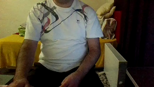 Snapshot of st206boy chatting on November 16, 12:59 am st206boy online show from November 16, 12:59 am