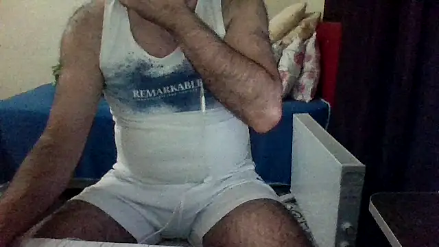 Snapshot of st206boy chatting on October 21, 12:43 am st206boy online show from October 21, 12:43 am