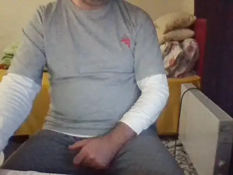 Snapshot of st206boy chatting on October 1, 12:06 am st206boy online show from October 1, 12:06 am