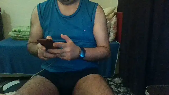 Snapshot of st206boy chatting on June 5, 12:15 am st206boy online show from June 5, 12:15 am