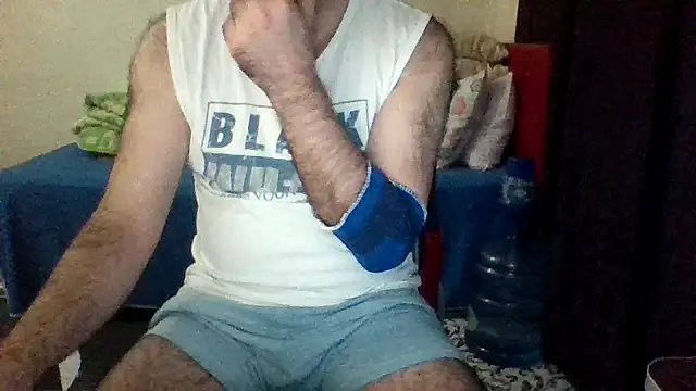 Snapshot of st206boy chatting on November 25, 10:54 pm st206boy online show from November 25, 10:54 pm