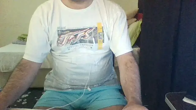Snapshot of st206boy chatting on July 1, 12:00 am st206boy online show from July 1, 12:00 am