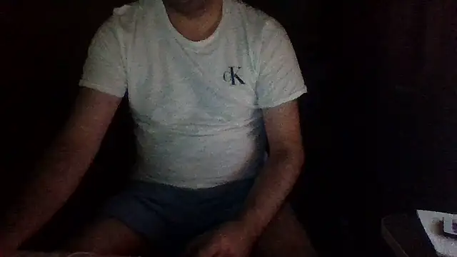 Snapshot of st206boy chatting on July 15, 3:02 am st206boy online show from July 15, 3:02 am