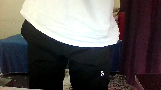 Snapshot of st206boy chatting on October 20, 12:02 am st206boy online show from October 20, 12:02 am