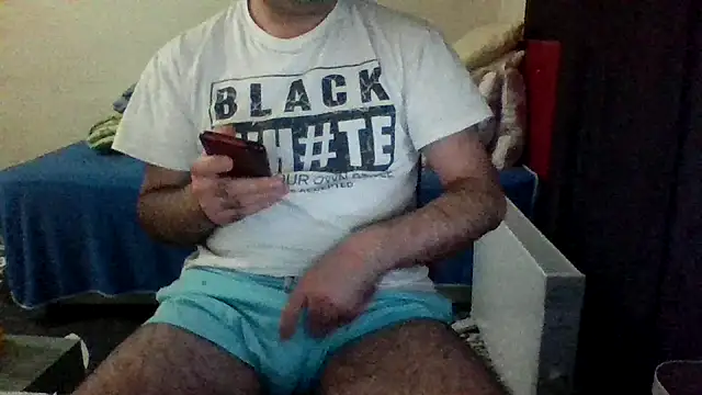 Snapshot of st206boy chatting on November 25, 12:33 am st206boy online show from November 25, 12:33 am