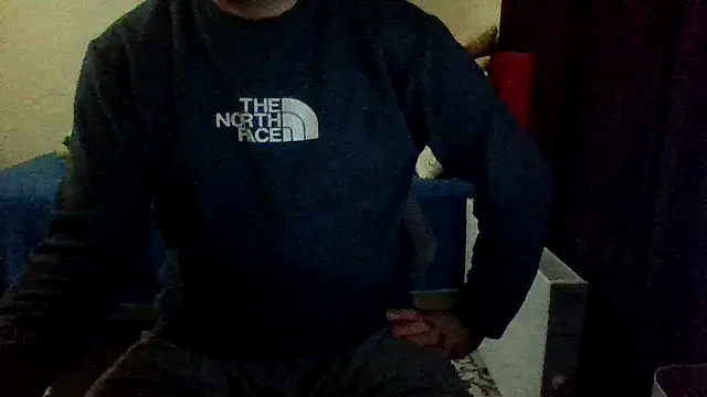 Snapshot of st206boy chatting on December 4, 1:37 am st206boy online show from December 4, 1:37 am