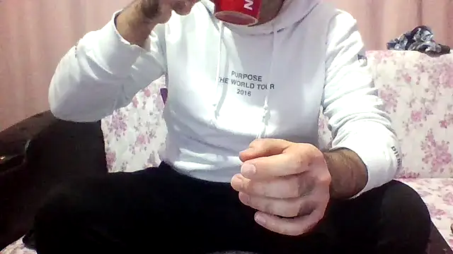 Snapshot of st206boy chatting on December 2, 8:10 pm st206boy online show from December 2, 8:10 pm