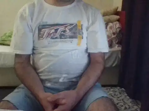 Snapshot of st206boy chatting on September 26, 12:06 am st206boy online show from September 26, 12:06 am