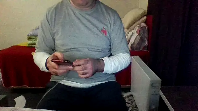 Snapshot of st206boy chatting on November 17, 1:53 am st206boy online show from November 17, 1:53 am