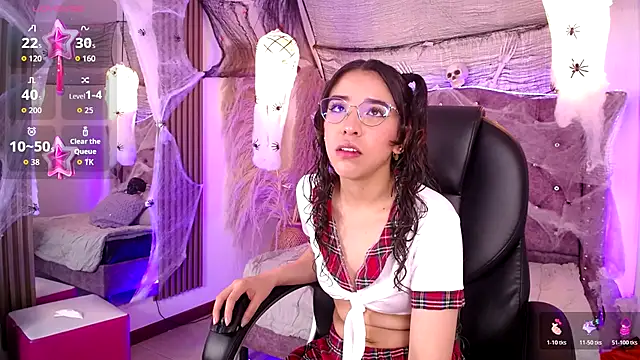 Amara Davis online show from October 26, 6:25 am