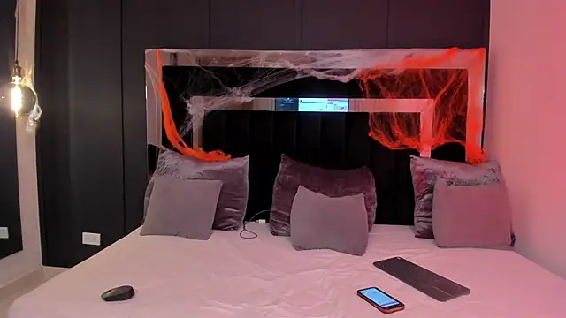 sofiaa brown online show from October 25, 5:06 am