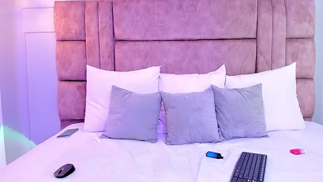 Snapshot of cloe_bunnny chatting on September 26, 6:26 pm cloe bunnny online show from September 26, 6:26 pm