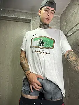 samm4044 online show from January 8, 11:33 pm