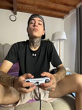 samm4044 online show from February 28, 7:35 pm