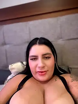 Snapshot of victoria_amatista_ chatting on June 18, 6:45 am victoria amatista online show from June 18, 6:45 am