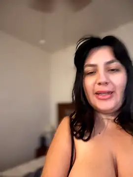 victoria amatista  online show from May 2, 1:05 pm