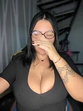 victoria amatista  online show from November 1, 1:01 am