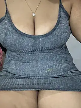 jadeamourim   online show from May 27, 1:37 am