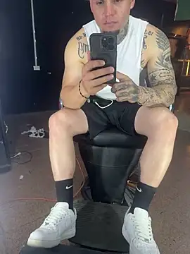 crazybarber69 online show from September 23, 4:52 am