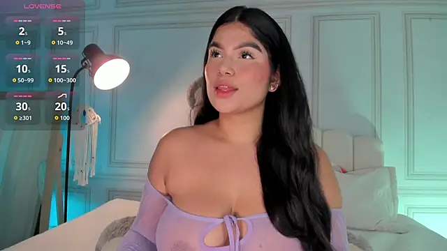 Snapshot of Kendall_Jonss1 chatting on October 6, 10:43 pm Kendall Jonss1 online show from October 6, 10:43 pm
