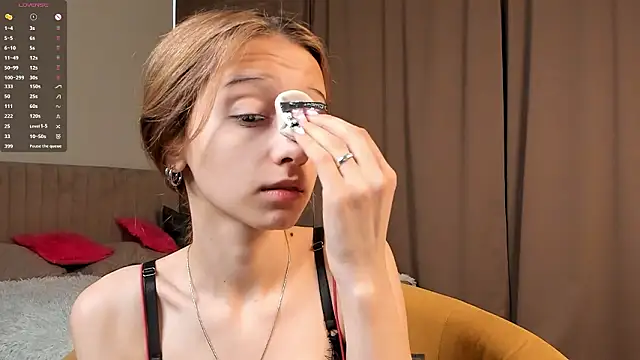 TaiteFairfield online show from March 26, 7:39 am