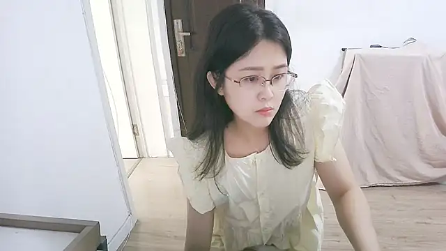 Snapshot of 98bunny chatting on June 24, 2:32 am 98bunny online show from June 24, 2:32 am