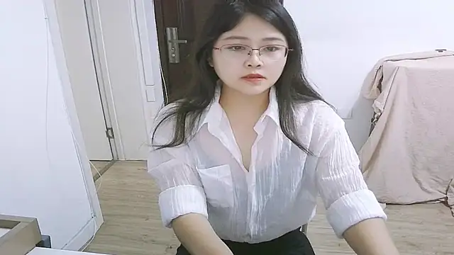 Snapshot of 98bunny chatting on October 9, 2:23 am 98bunny online show from October 9, 2:23 am