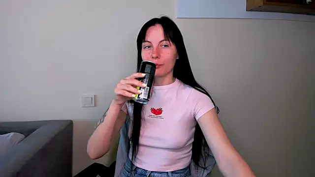 Snapshot of Elle_Pearl_ chatting on May 15, 6:00 am Elle Pearl online show from May 15, 6:00 am