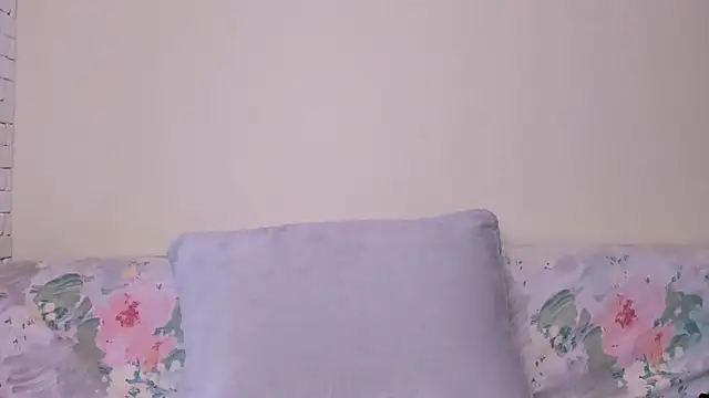 Elle Pearl  online show from March 28, 6:25 am