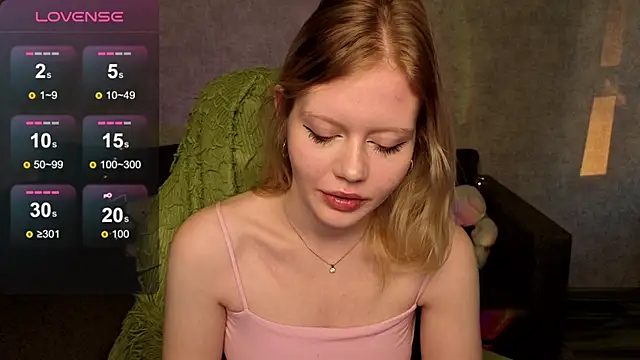 Snapshot of Wendy_228 chatting on October 12, 1:18 am Wendy 228 online show from October 12, 1:18 am