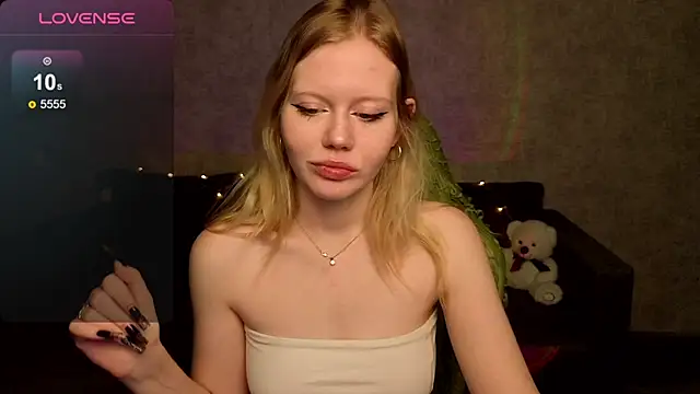 Snapshot of Wendy_228 chatting on October 14, 1:17 am Wendy 228 online show from October 14, 1:17 am