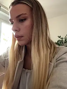 Snapshot of SexyMommyKate chatting on September 25, 11:27 am SexyMommyKate online show from September 25, 11:27 am