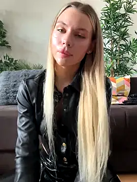 Snapshot of SexyMommyKate chatting on October 10, 12:28 pm SexyMommyKate online show from October 10, 12:28 pm
