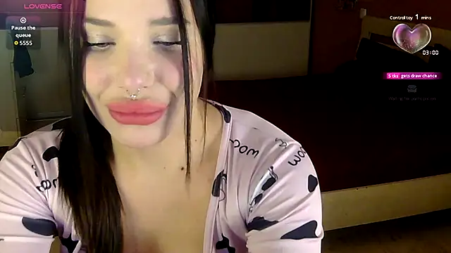 Snapshot of Cassie_Pinkkk chatting on October 9, 4:40 pm Cassie Pinkkk online show from October 9, 4:40 pm