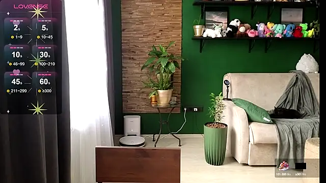 Snapshot of Belle_Vill3575 chatting on October 7, 8:59 am Belle Vill3575 online show from October 7, 8:59 am