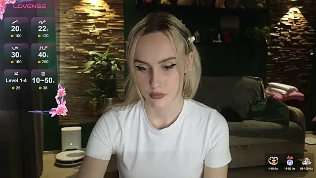 Snapshot of Belle_Vill3575 chatting on September 10, 9:08 am Belle Vill3575 online show from September 10, 9:08 am
