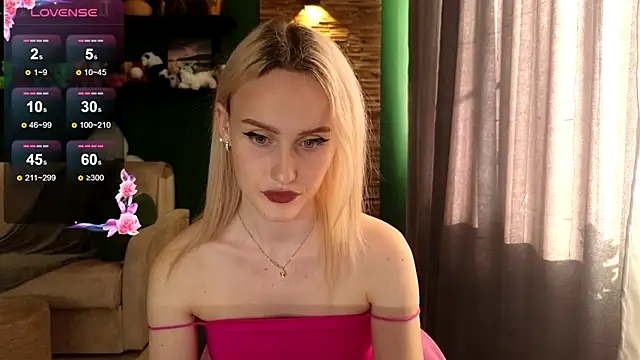 Snapshot of Belle_Vill3575 chatting on September 20, 9:25 am Belle Vill3575 online show from September 20, 9:25 am