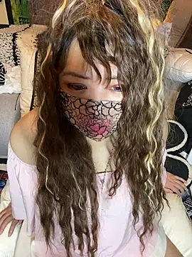 Snapshot of xoxLILxMELOxox chatting on October 13, 11:45 am xoxLILxMELOxox online show from October 13, 11:45 am