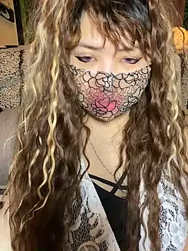 Snapshot of xoxLILxMELOxox chatting on October 9, 4:18 pm xoxLILxMELOxox online show from October 9, 4:18 pm