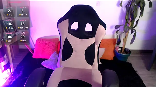 LunaBunny8 online show from December 3, 1:06 am