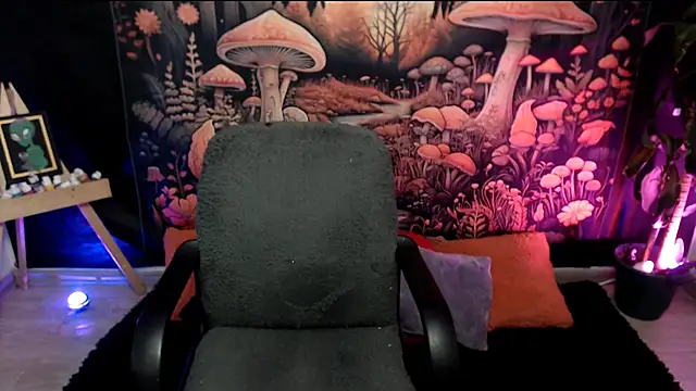 LunaBunny8 online show from October 23, 1:04 am