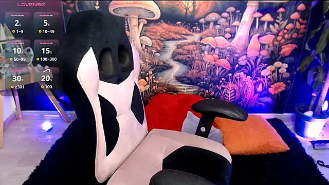 LunaBunny8 online show from November 4, 1:20 am