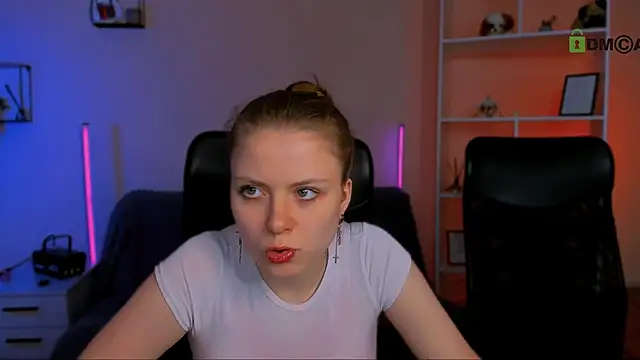 foxy tease  online show from November 30, 12:50 pm