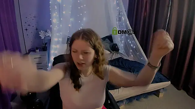 foxy tease  online show from October 26, 11:27 pm