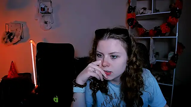 foxy tease  online show from October 22, 10:41 pm