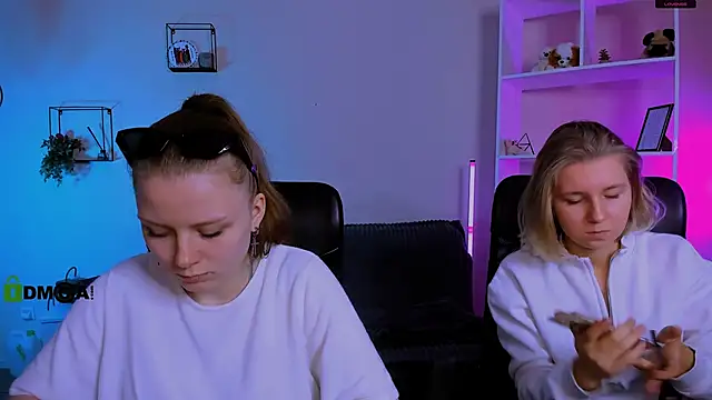 foxy tease  online show from November 9, 9:57 am