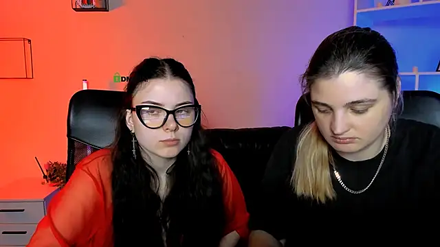 foxy tease  online show from December 14, 8:14 pm