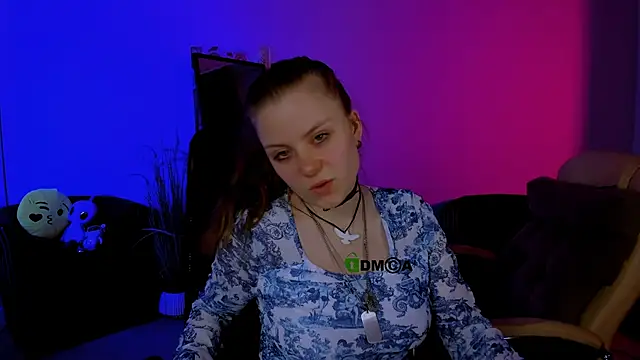 Snapshot of foxy_tease_ chatting on October 10, 10:21 pm foxy tease online show from October 10, 10:21 pm